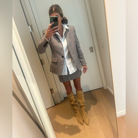 Veronica Beard Stylish Houndstooth Blazer and Skirt Set - Picture 2 of 3